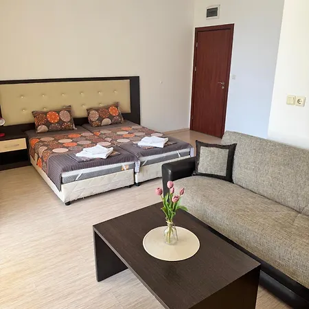 Guest house Kremena In Sv With Swimming Pool Sveti Vlas