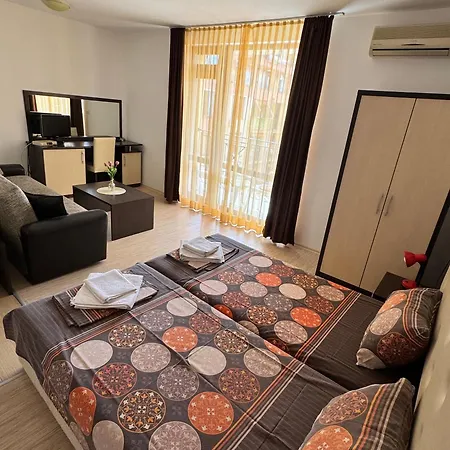 Kremena In Sv With Swimming Pool Guest house