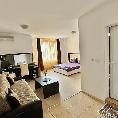 Guest house Kremena In Sv With Swimming Pool