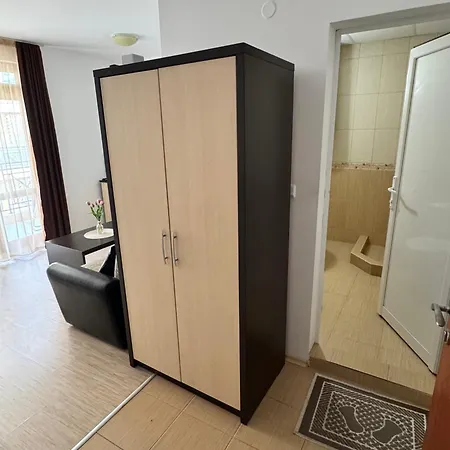 Guest house Kremena In Sv With Swimming Pool Sveti Vlas